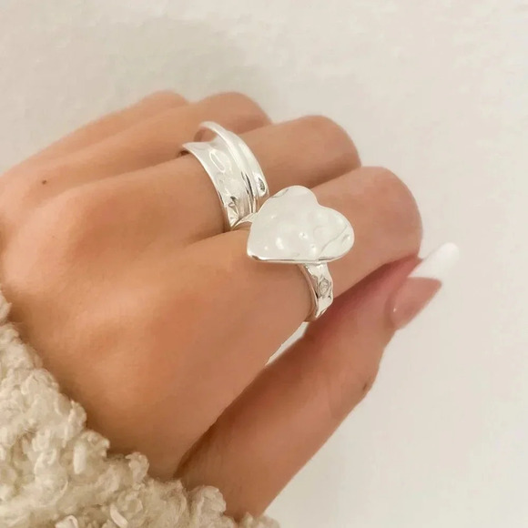 925 Sterling Silver Hammered Ring Heart Ring Chunky Ring Large Statement Ring - Picture 4 of 16
